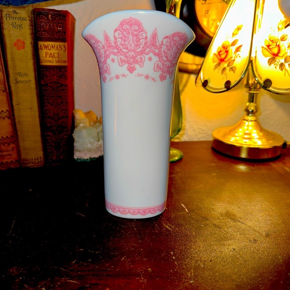 Vintage Beautiful Ftd Pink And White Vase - Picture 1 of 6